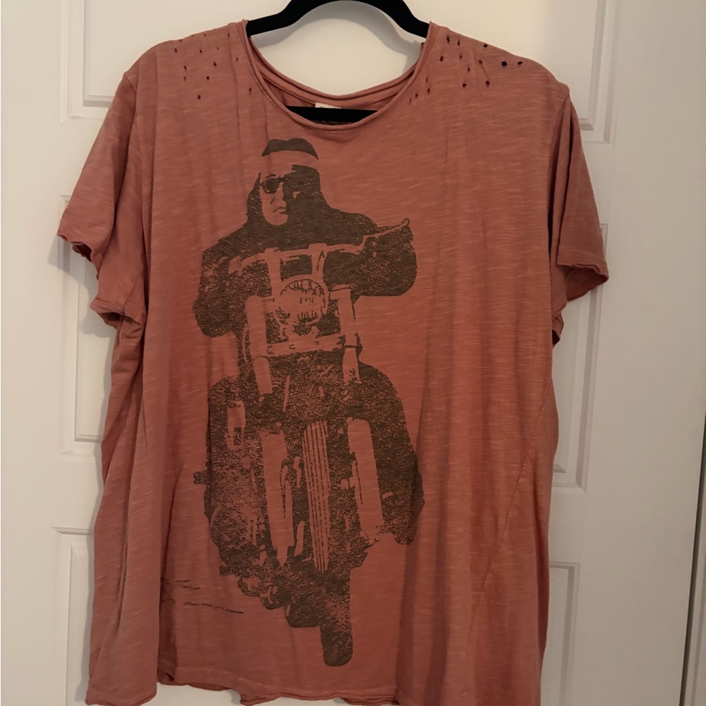 Magnolia Pearl Graphic Tee in Rust/Terracotta Color